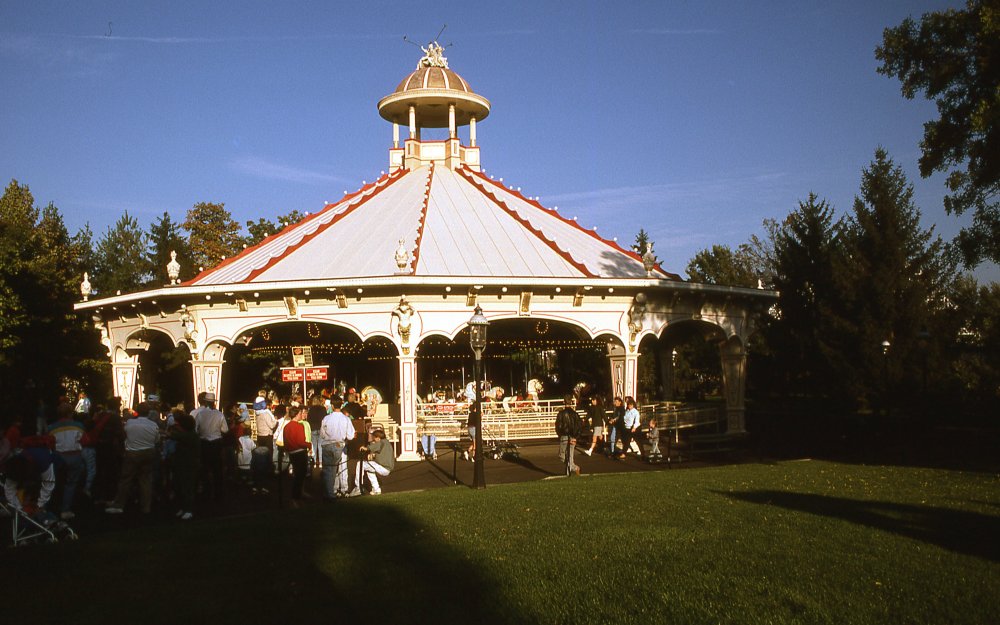 King's Island 33 10_90.jpg