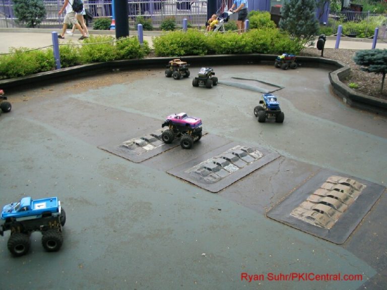 Remote Control Trucks Game in Hanna-Barbera Land