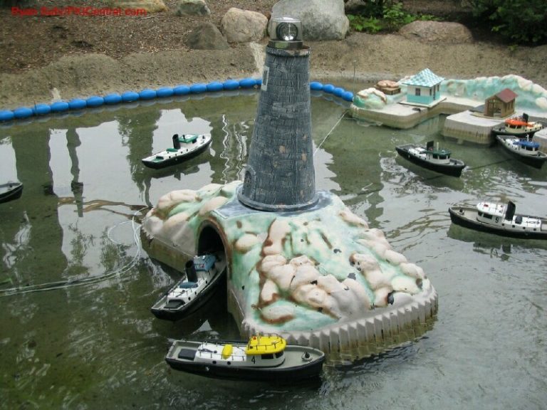 Remote Control Boats in Hanna-Barbera Land