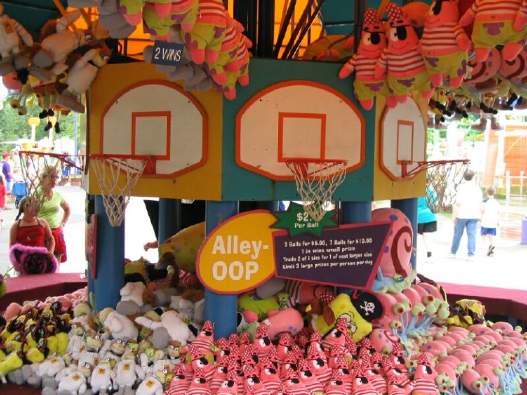 Mini Basketball Game in Hanna-Barbera Land