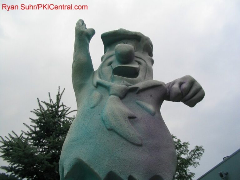 Fred Flinstone Statue