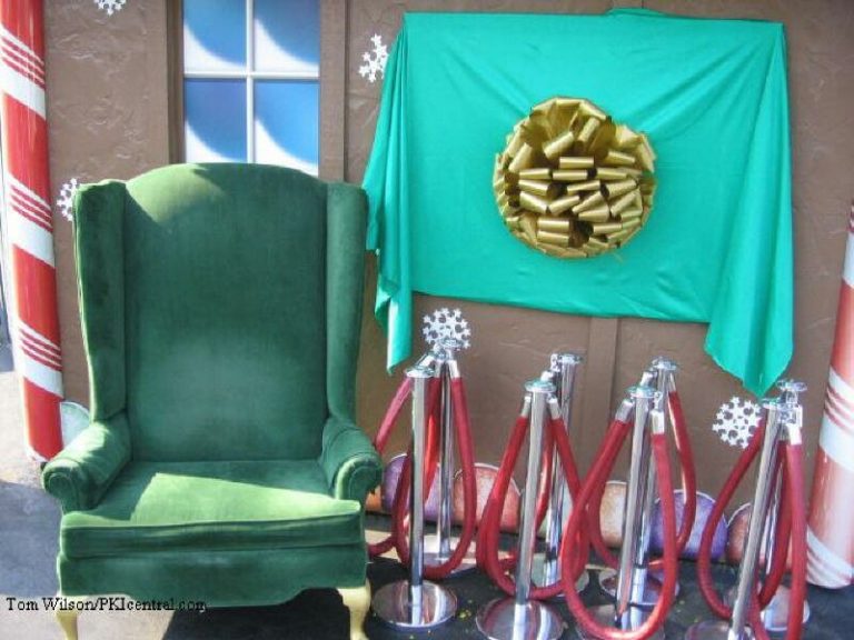 Onlookers can only speculate who will occupy this chair after a special winter announcement.