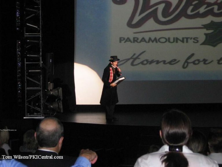 Charles Dickens.. I mean Jeff Siebert.. gives the crowed a very heartwarming announcement about Winterfest