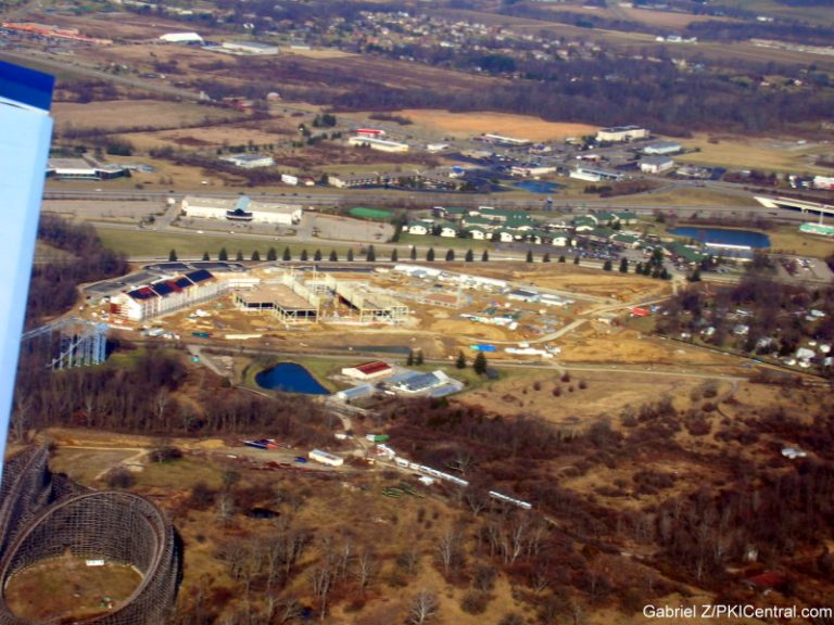 Aerial view of Great Wolf Lodge