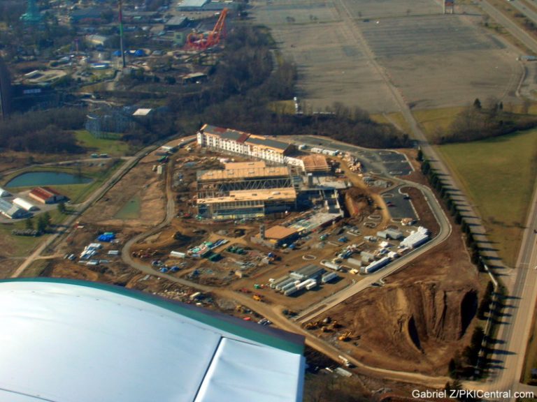 Aerial view of Great Wolf Lodge