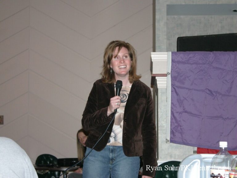 Maureen Chatting