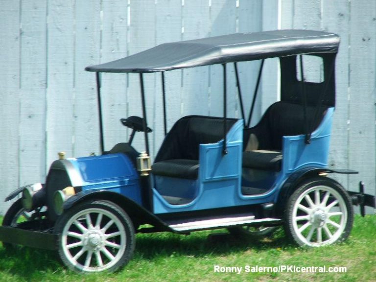 Antique Cars — photo 20 of 24