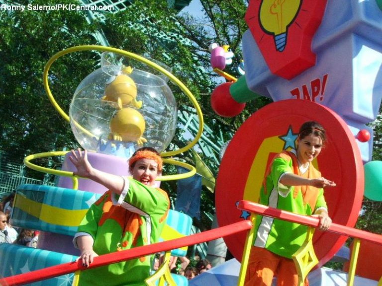 Nickelodeon Celebration Parade 2006 — photo 34 of 38