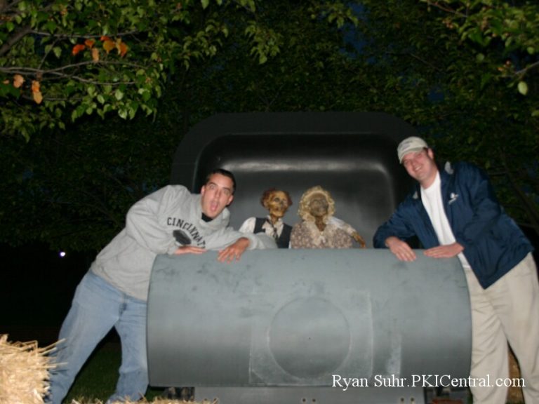 SOB_Tom(left) and BoddaH1994(right) with Phantom Theatre cars.