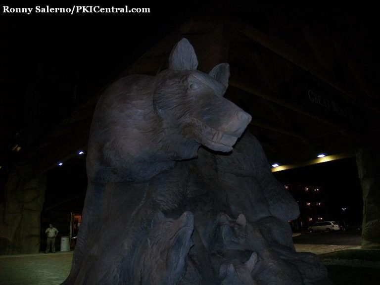 Great Wolf Lodge Grand Opening — photo 6 of 30