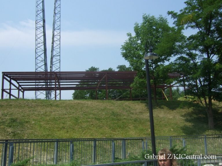 'Mystery' Structure Behind Xtreme Skyflyer