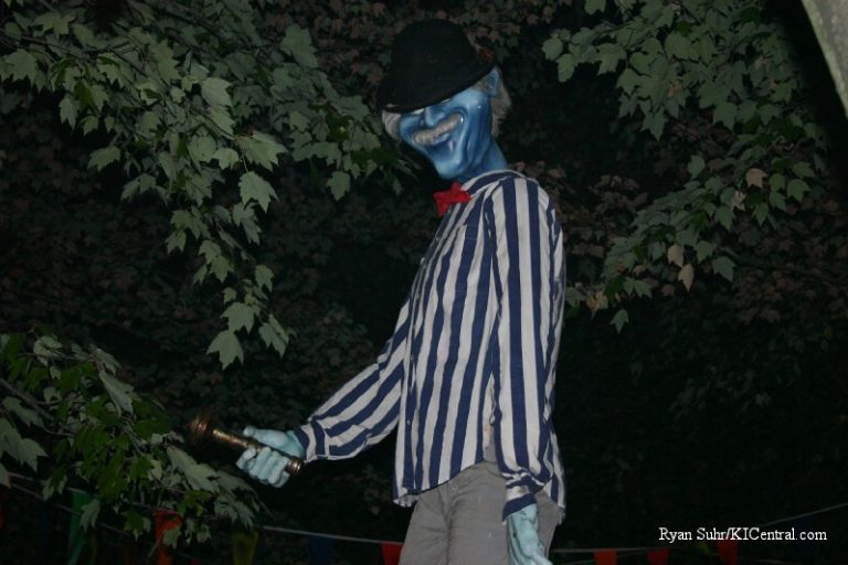 Old Phantom Theatre Characters in Coney Maul