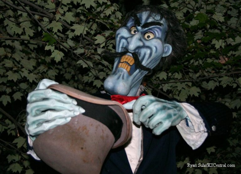 Old Phantom Theatre Characters in Coney Maul
