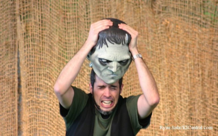 A Magical Halloween (Halloween Haunt 2007) — photo 10 of 29