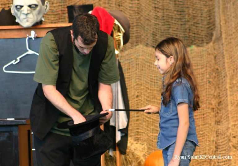 A Magical Halloween (Halloween Haunt 2007) — photo 5 of 29