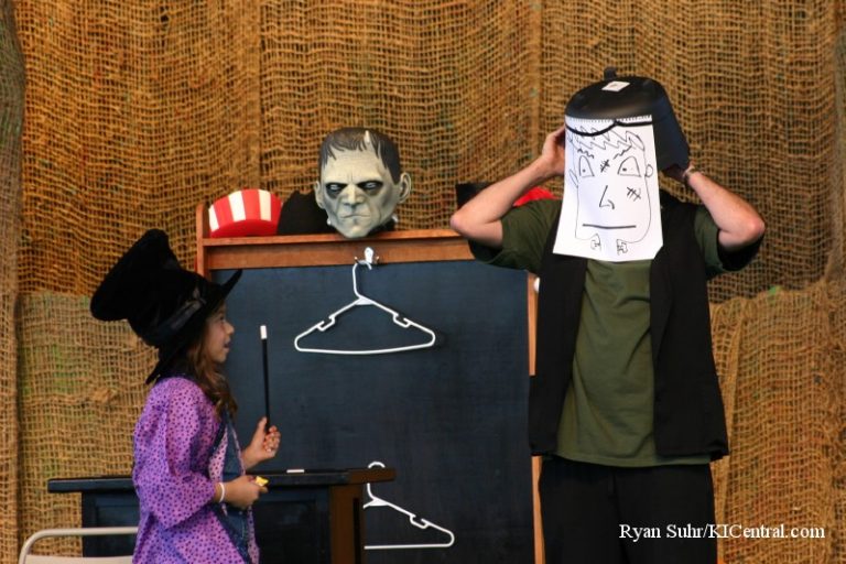 A Magical Halloween (Halloween Haunt 2007) — photo 14 of 29