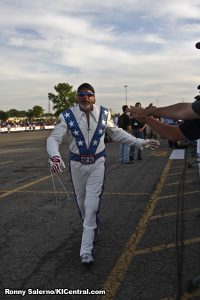 Robbie greets fans.