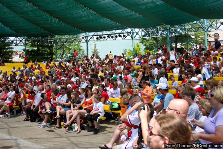 Cincinnati Reds at Kings Island