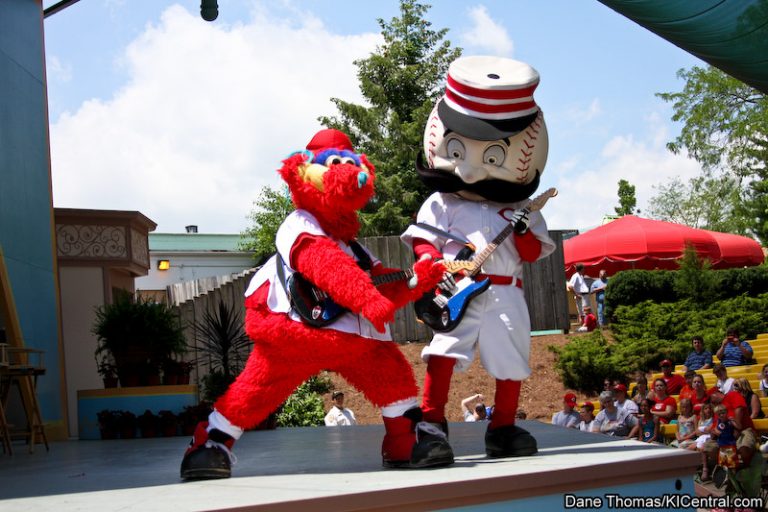 Cincinnati Reds at Kings Island