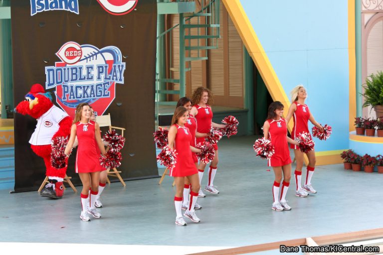 Cincinnati Reds at Kings Island
