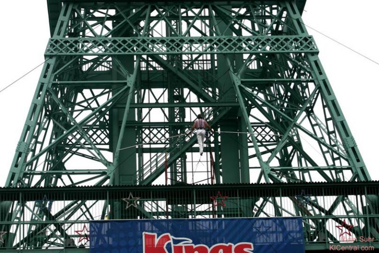 Rick Wallenda Walks 2,000ft on a highwire, July 4th, 2008