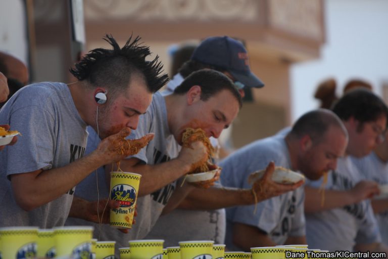 Major League Eating at Kings Island, Labor Day 2008 — photo 33 of 59