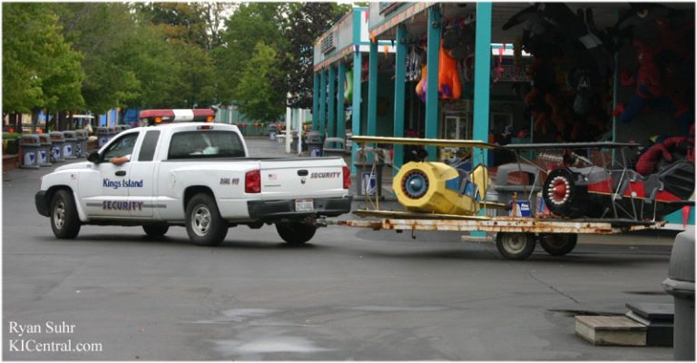 Halloween Haunt 2008 Preparations, Biplanes being taken into position.
