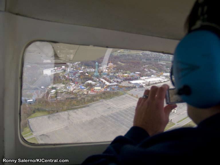 Zosobeast (Bill) filming from the airplane.
