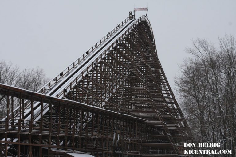 Kings Island Covered in Snow