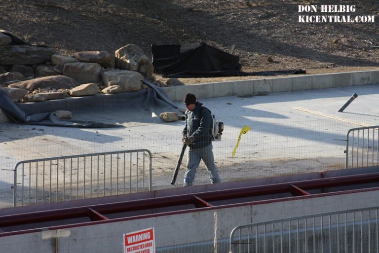 Preparing the Splashdown Area on Diamondback - March 2, 2009