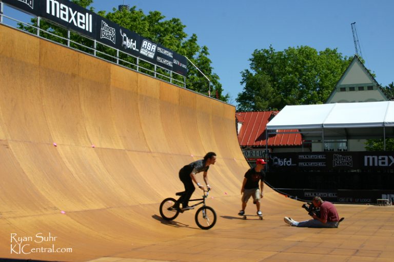 ASA Stars Simon Tabron and Danny Mayer Show off for the Camera