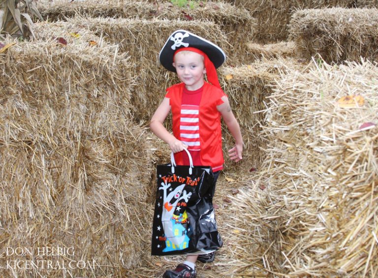 Haybale maze at Howl-o-Fest 2009