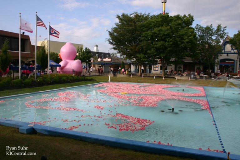 Pink Ducks Lined the Fountain for the Susan G Komen Foundation