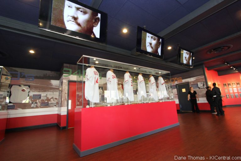 Reds Hall of Fame Diner Preview — photo 7 of 47