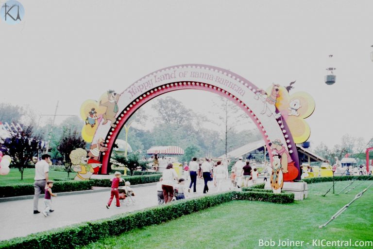 004 HANNA BARBERA LAND