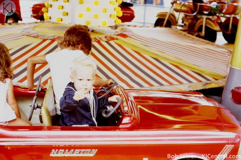 027 PHIL_S CAR