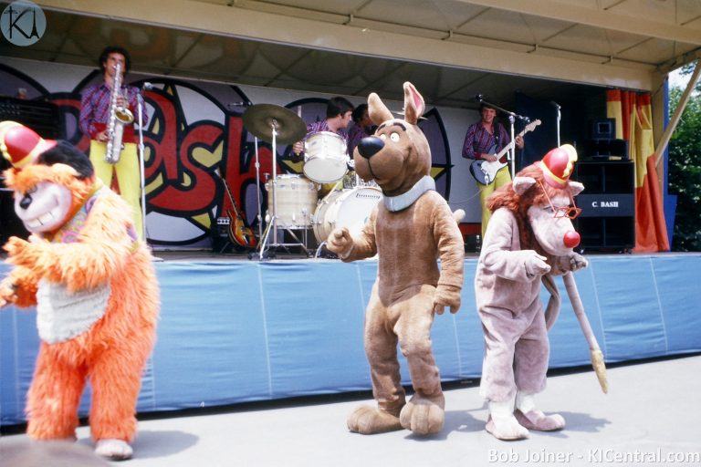 079 BANANA SPLITS SHOW