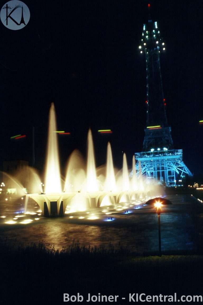 085 FOUNTIANS AT NIGHT