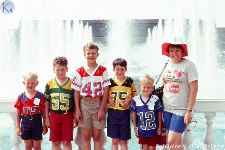 171 THE BOYS WITH MOM